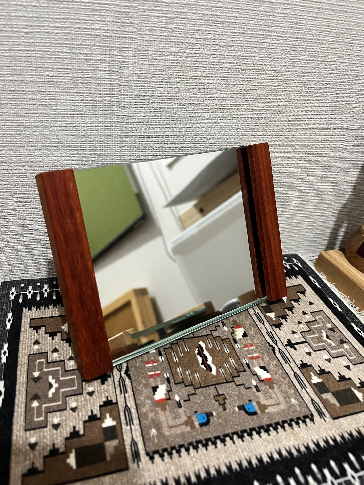 木製の手鏡